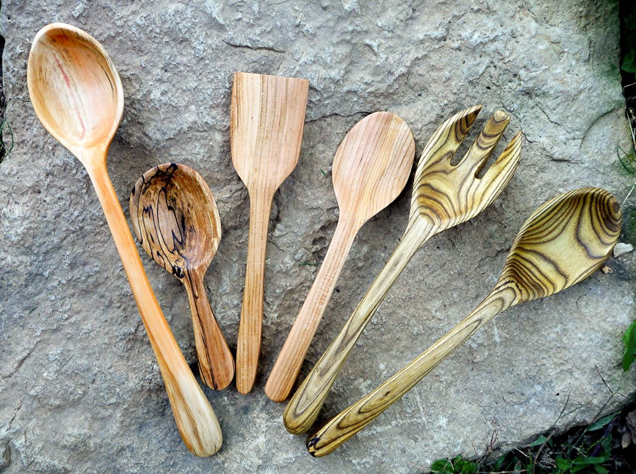 Green Wood vs Dry Wood for Spoon Carving - The Spoon Crank